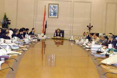 Almotamar Net - In its meeting on Tuesday the cabinet has approved a draft law on combating terror after it was reviewed by a specialised ministerial committee chaired by Deputy Premier, the Minister of Interior. 

