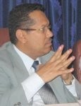 Almotamar Net - Member of the General Committee of the General People�s Congress (GPC) Dr Ahmed Ubeid Bin Daghr, the Head of Mass Organisations Office has said Saturday elections of governors confirm loyalty of the President and credibility of the GPC towards the people through the realization of a real transfer in the nature of the rule from centralization to decentralization system that gathers between people participation in administration of the local affair and the contribution to the process of development in the society. 