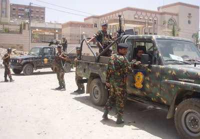 Almotamar Net - It has been learned on Saturday that security authorities arrested Friday four persons of those on a list of wanted by security in the capital  and the governorate of Sanaa. Meanwhile,   security authorities were able to abort transportation of quantities of arms to the insurgents before reaching them. Thus the number of the caught persons wanted by security rose to eleven. Security men announced Friday they had 7 other wanted persons for security cases, among them two of the most dangerous elements of insurgent al-Houthi arrested in Marib governorate. 