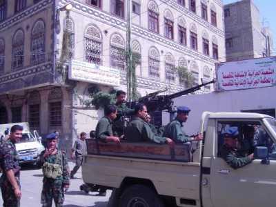 Almotamar Net - Yemen Specialised Criminal Court has on Sunday begun its first sittings for the trial of thirteen Iranian defendants on charge of bringing in and promoting drugs as well s entering the Yemeni regional waters in an illegal way. 