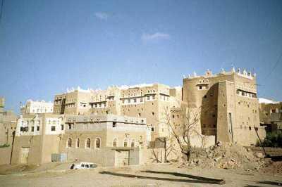 Almotamar Net - A source at the local authority in Saada governorate, Yemen said on Saturday that Abdulmalik al-Houthi ordered his followers to take control of some schools in some districts of Saada, where they are present. 