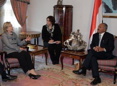 Almotamar Net - President Ali Abdullah Saleh has received Thursday the U.S. ambassador to Yemen Gerald Feierstein who conveyed to the President a message from the American Secretary of State Hillary Clinton dealing with bilateral relations and cooperation between Yemen and the United States of America. 