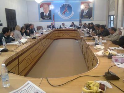 Almotamar Net - Secretaries assistants of the General Peoples Congress (GPC), members of the General Committee and the National Alliance party leaders met the ambassadors of the permanent members in the Security Council and the European Union ambassador in Yemen at the headquarters the GPC.