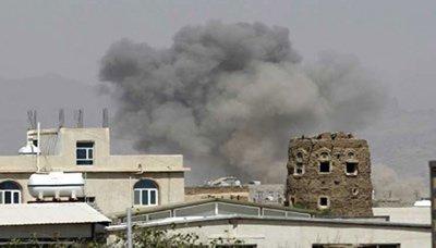 Almotamar Net - Even yesterday, Around 13 people, including five medics, were killed and 10 people were injured by Saudi airstrikes on Qarn al-Damam site in Harf Sufyan of Amran province, a security official said Tuesday.

The official said the Riyadhs hirelings also targeted the army and popular committees sites in al-Maslub and al-Moton district in Jawf, adding they pounded some areas in Serwah district of Mareb province as well.

The hirelings attacked sites of the army and popular committees with medium weapons in Murais area in Dhale, the official added.

The army and popular committees targeted a launcher of Katyusha rockets in Usailan district in Shabwa.

In Taiz province, the Riyadhs mercenaries are continuing to breach ceasefire as they targeted al-Wazeyah and Dhubab districts and pounded al-Amri Mount Range with artillery shells, the official said.

He pointed out that a number of mercenaries were killed when they were trying to advance towards a site of the army and popular committees in Klabah in the same province.
