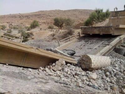 Almotamar Net - Saudi aggression fighter jets resumed striking Blad al-Rouse district in Sanaa province overnight, a security official said on Sunday.

The planes hit Naqil Yasliha mountainous road two times, 