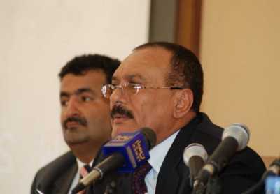 Almotamar Net - President Ali Abdullah Saleh received on Saturday participants in the youth forum for Radfan districts (al-Habilin, al-Malah, Halmin and Habil Jabar) of Lahj governorate, which is organized by the ministry of sports and youth for four days. 