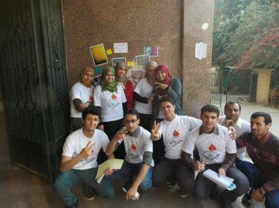 المؤتمر نت - أقامت مجموعة "إنسان" وطلاب اليمن الدارسين بجمهورية مصر العربية يوم أمس الخميس، حملة للتبرعات بالدم لدعم المرضى اليمنيين الوافدين للعلاج فيها والمتزايد