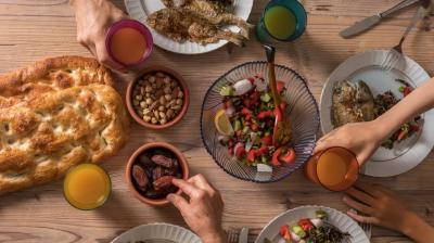 المؤتمر نت - الكثيرون يهملون وجبة السحور، خلال شهر رمضان، إلا أن الحقيقة هي أن وجبة السحور تعد من الوجبات المهمة التي تساهم بشكل كبير في إمداد الجسم بالكثير من العناصر الغذائية