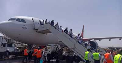 المؤتمر نت - وصلت إلى مطار صنعاء الدولي اليوم الرحلة التجارية المدنية الثالثة للخطوط الجوية اليمنية قادمة من مطار الملكة علياء بعمان على متنها 271 مواطناً