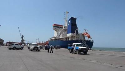 المؤتمر نت - وصلت إلى غاطس ميناء الحديدة اليوم السفينة "عهود" وعلى متنها 30 ألفاً و929 طناً من البنزين بعد احتجازها لأكثر من 9 أيام