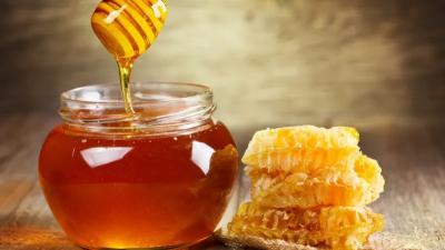 المؤتمر نت - كشف باحثون من جامعة "تورنتو" الكندية عن فوائد عظيمة لإضافة العسل في نظامنا الغذائي