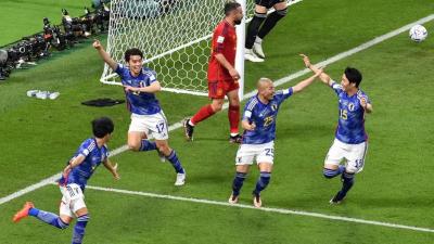 المؤتمر نت - انتهت مبارتا المجموعة الخامسة من مونديال قطر 2022، بانتصار تاريخي لليابان على إسبانيا 2-1، وفوز ألمانيا أمام كوستاريكا 4-2، لتترشح بذلك إلى ثمن النهائي كل من اليابان وإسبانيا