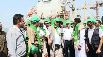 المؤتمر نت - أكد رئيس مجلس الوزراء الدكتور عبدالعزيز صالح بن حبتور، أن ميناء الحديدة يمثل شريان الحياة للأغلبية العظمى من اليمنيين، حيث يعتمدون عليه في استيراد احتياجاتهم من المواد الغذائية والمؤن المختلفة