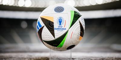 المؤتمر نت - أزاح الاتحاد الأوروبي لكرة القدم "يويفا" الستار عن الكرة الرسمية لبطولة كأس الأمم الأوروبية (يورو 2024)
