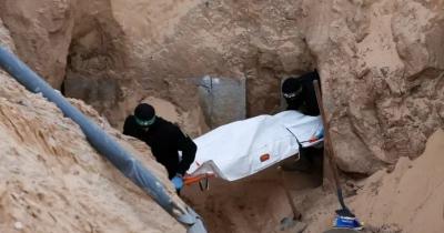 المؤتمر نت - أعلن جيش الاحتلال الإسرائيلي، مساء اليوم، عن تسلم جثتي أسيرين في قطاع غزة، من الصليب الأحمر