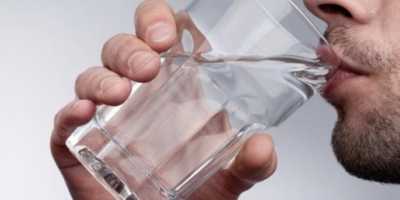 المؤتمر نت - 5 فوائد لشرب الماء على معدة فارغة
