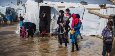 المؤتمر نت - حذّرت الأمم المتحدة من أن الحرب الإسرائيلية دمرت اقتصاد غزة وتهدد "بقاء" القطاع الفلسطيني، داعيةً إلى تدخل دولي "فوري وكبير"