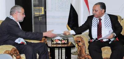 المؤتمر نت - تلقى النائب الأول لرئيس المؤتمر الشعبي العام، الأمين العام الشيخ يحيى علي الراعي، برقية تهنئة من ممثل حركة المقاومة الإسلامية (حماس) في اليمن، معاذ أبو شمالة، بمناسبة تعيينه