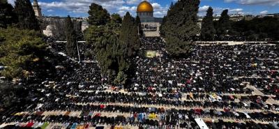 المؤتمر نت - أدى نحو 100 ألف فلسطيني صلاة الجمعة الثانية من شهر رمضان، في المسجد الأقصى المبارك، رغم تقييدات وإجراءات الاحتلال الإسرائيلي