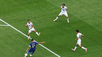 المؤتمر نت - تأهل منتخب فرنسا إلى دور الـ32 من بطولة كأس العالم 2026، عقب فوزه 3 - صفر على العراق مساء الاثنين في مباراة تأخر شوطها الثاني لمدة ساعتين