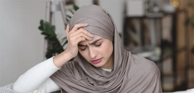 المؤتمر نت - تشير الاختصاصية في طب الأعصاب الدكتورة ناتاليا كاديموفا، إلى أن سبب ازدياد نوبات الصداع النصفي في الصيف يعود إلى ارتفاع درجة الحرارة والاختناق